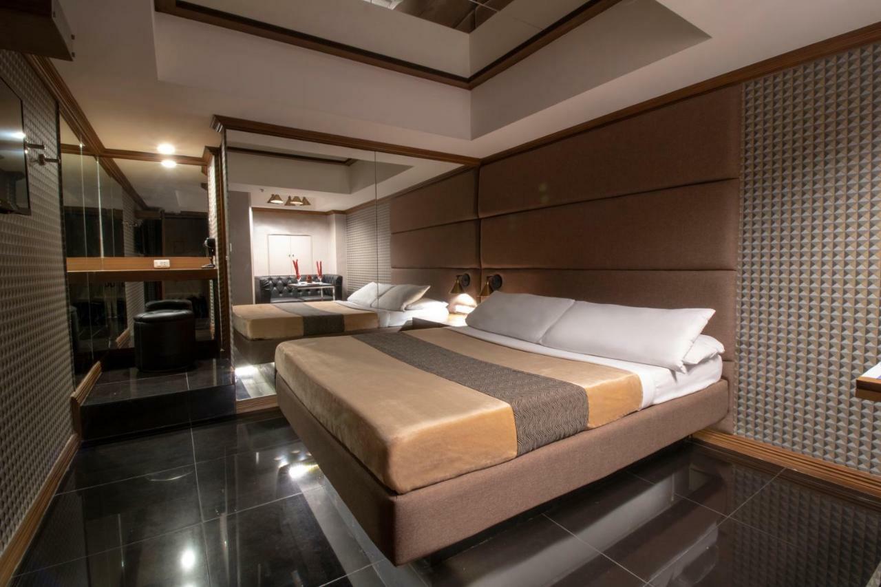วิกตอเรีย คอร์ต ฮิลล์เครสต์ ปาซิก มอเตอริสต์ ลอดจ์ Motel Pasig City ภายนอก รูปภาพ